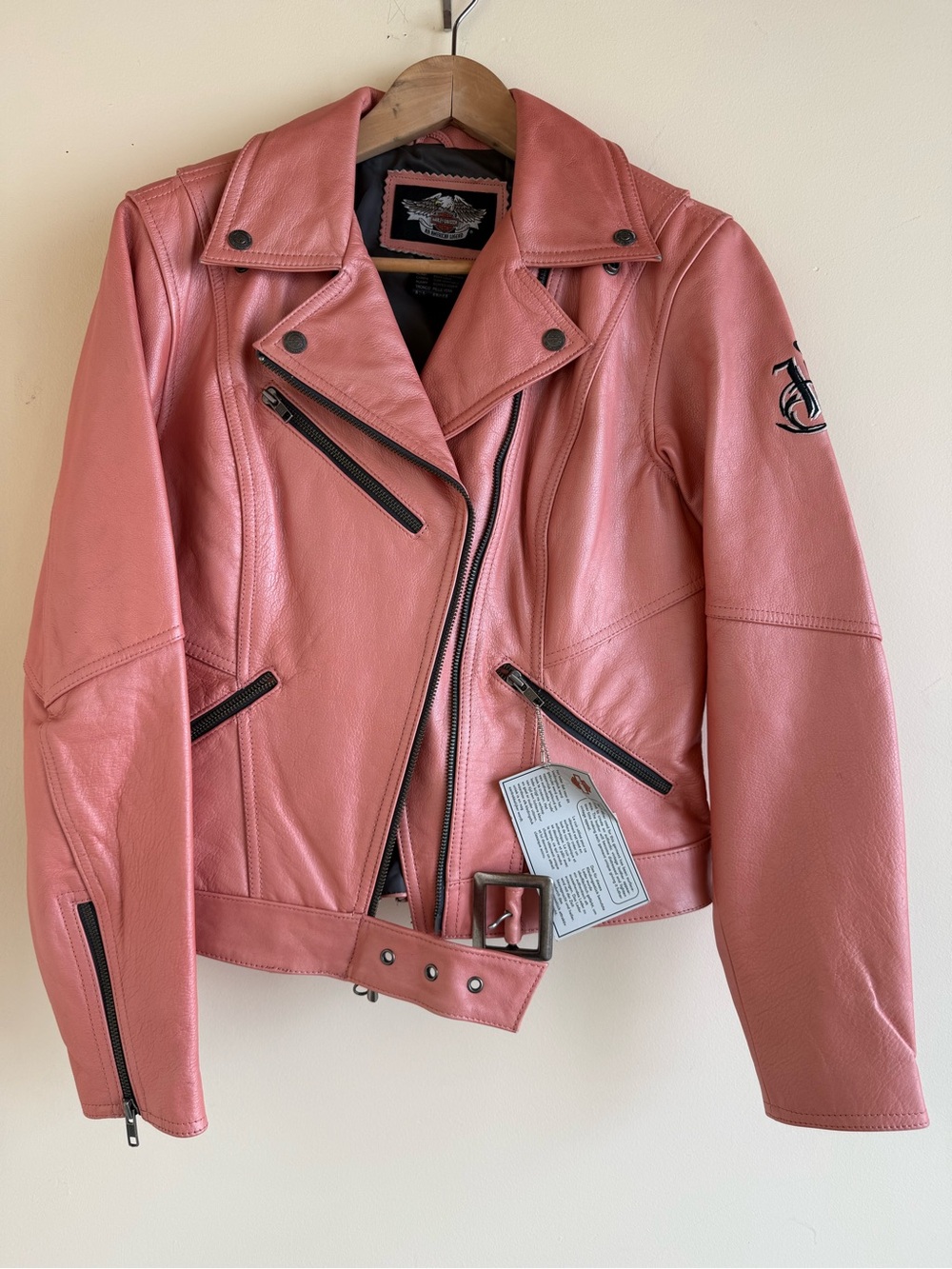 Vintage Y2K women’s peach leather Harley Davidson motorcycle jacket. Size Medium